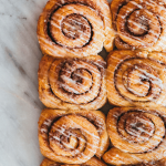recette de brioches feuilletées à la cannelle